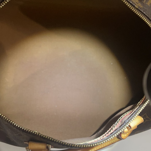 COPY - 40 mm bag mint condition , has initials ( SKT) - Picture 9 of 16